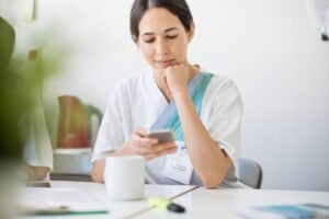 Leia mais sobre o artigo 5 aplicativos para facilitar o dia a dia do médico e profissionais da saúde